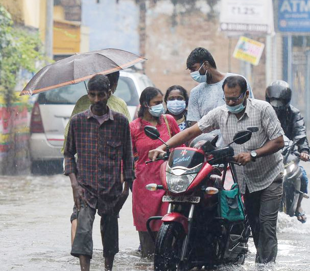 സംസ്ഥാനത്ത് വീണ്ടും കനത്ത മഴക്ക് മുന്നറിയിപ്പ്  ജാഗ്രതാ നിർദ്ദേശങ്ങൾ പാലിക്കണമെന്ന് കാലാവസ്ഥാ വകുപ്പ്