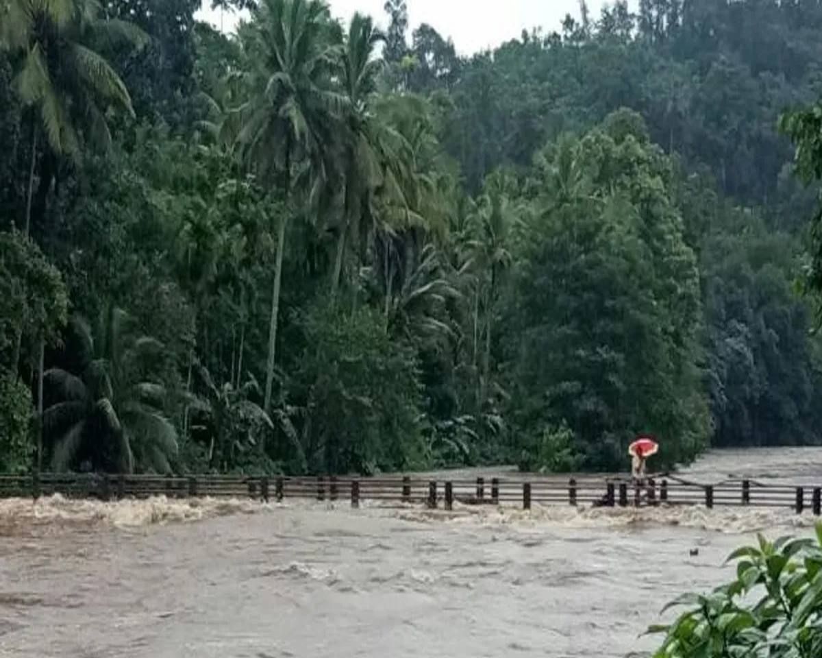 ജലനിരപ്പ് അപകടകരമായി ഉയരുന്നു; സംസ്ഥാനത്തെ  അഞ്ച് നദികളില്‍ യെല്ലോ അലെര്‍ട്ട്