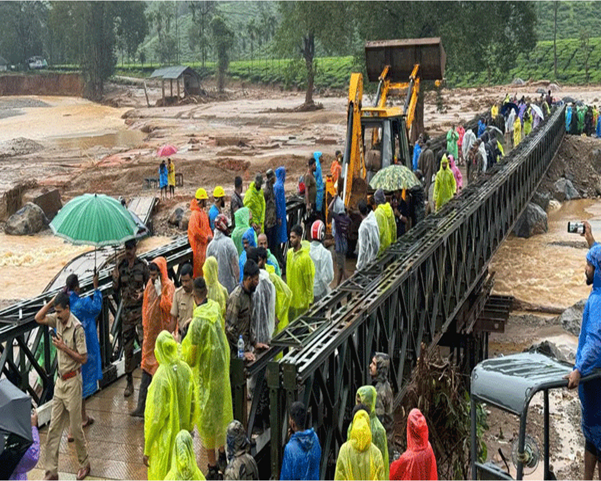 ചാലിയാർ പുഴയിൽ മൃതദേഹങ്ങൾക്കായി ഇന്നും തിരച്ചിൽ തുടരും; ബെയ്‌ലി പാലത്തിലേക്കുള്ള പ്രവേശനത്തിൽ നിയന്ത്രണം