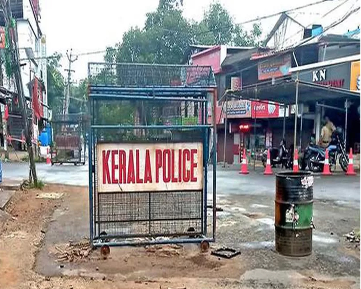 രക്ഷാപ്രവര്‍ത്തനത്തിന് തടസ്സം; വയനാട്ടിലേക്കുള്ള അനാവശ്യ യാത്രക്കാരെ ഈങ്ങാപ്പുഴയില്‍ തടയുമെന്ന് മുന്നറിയിപ്പ്