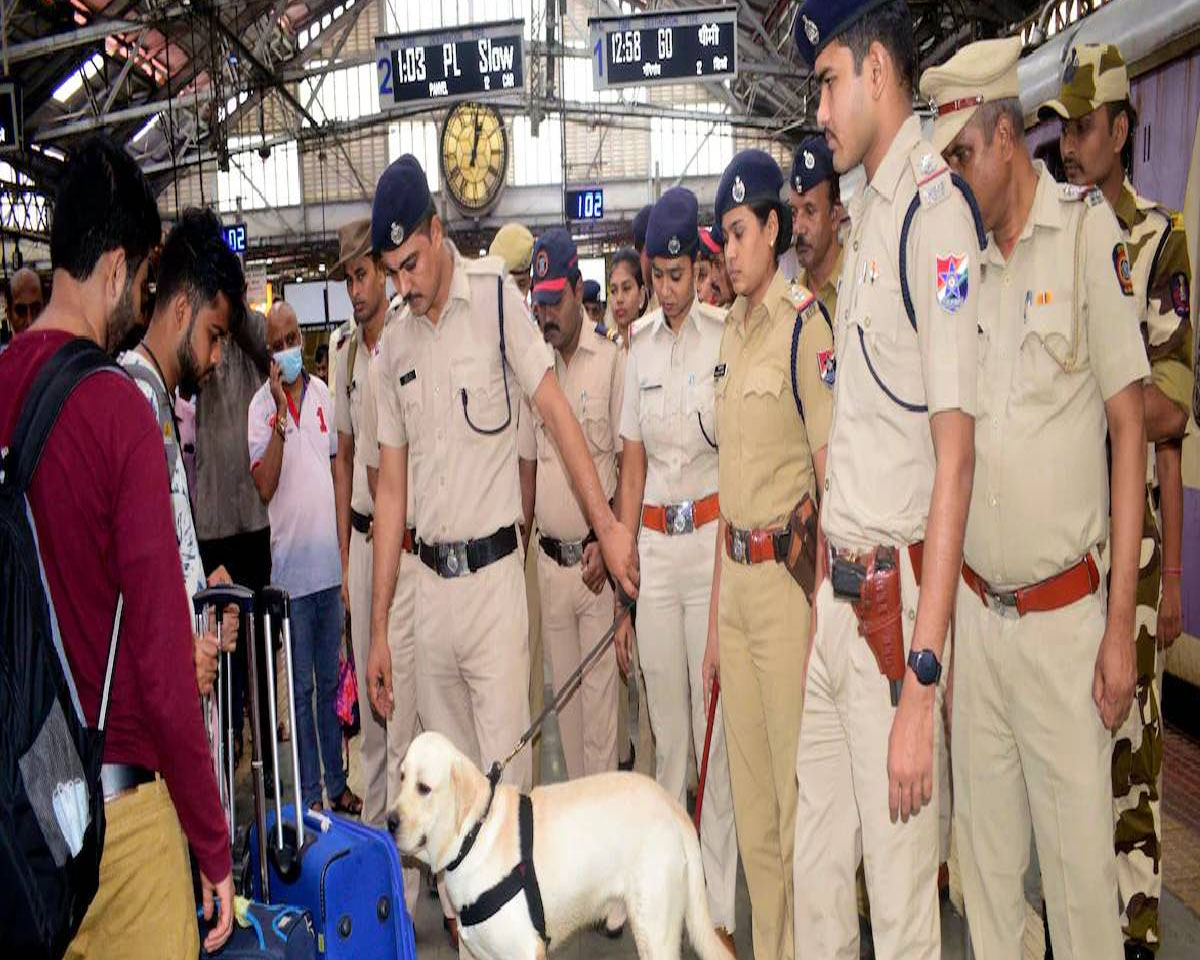 മുംബൈയില്‍ ഭീകരാക്രമണ സാധ്യതയെന്ന് മുന്നറിയിപ്പ്; അതീവ ജാഗ്രത