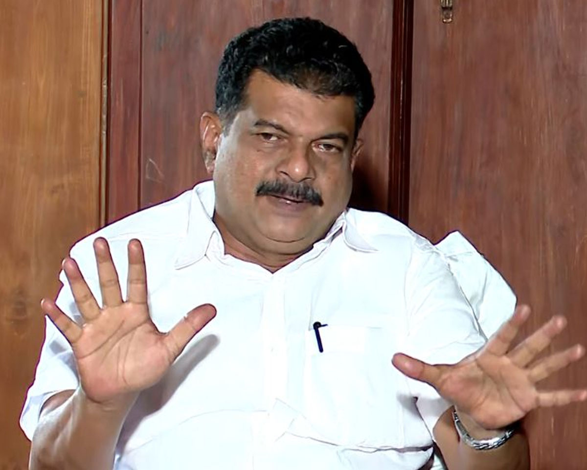 മുങ്ങാന്‍ പോകുന്ന കപ്പലാണിത്…കപ്പിത്താനും കുടുംബവും മാത്രം രക്ഷപ്പെടും; പിവി അന്‍വര്‍