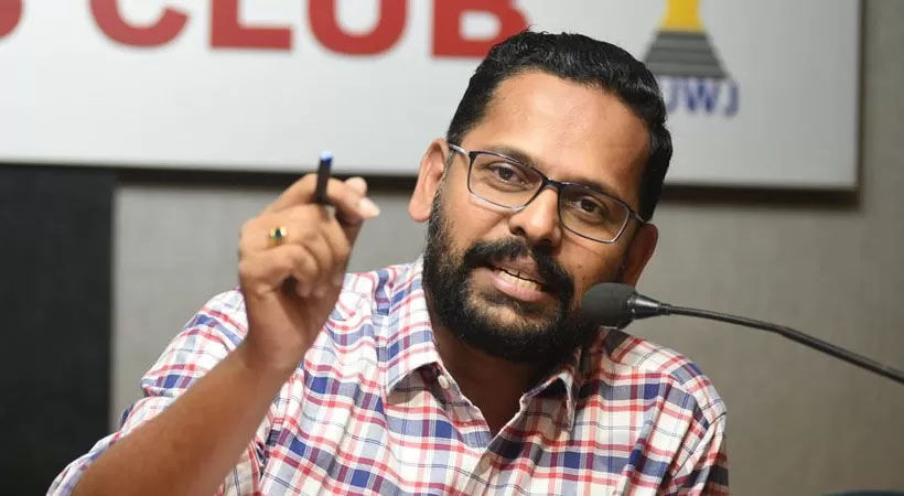 അടിക്കടി വേഷം മാറുന്നവരെ ജനങ്ങള്‍ തിരിച്ചറിയണം. ട്രോളി ബാഗ് വിവാദത്തില്‍ സരിനും ചിലത് പറയാനുണ്ട്